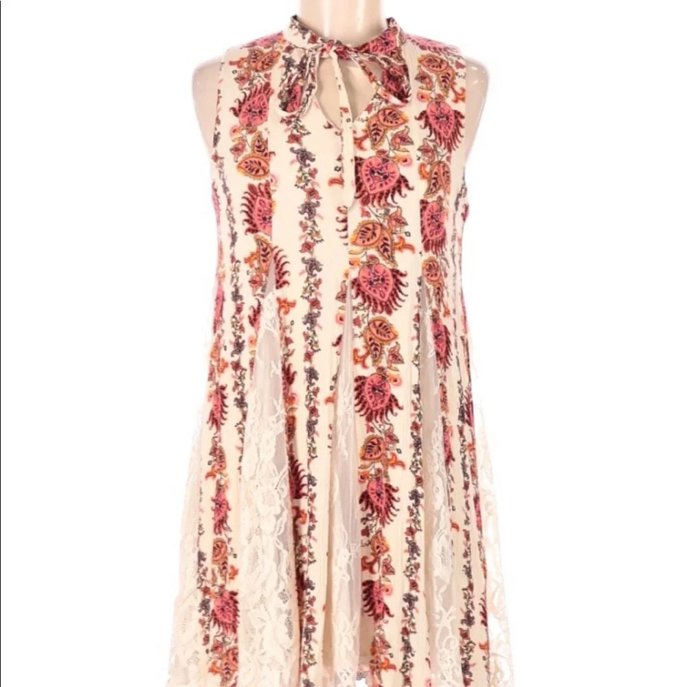 coco + jaimeson small floral lacy babydoll dress - Picture 2 of 10